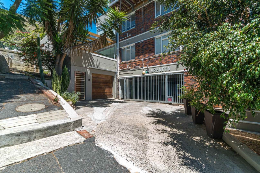 2 Bedroom Property for Sale in Sea Point Western Cape